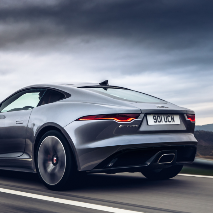 Jaguar F TYPE 900x1200